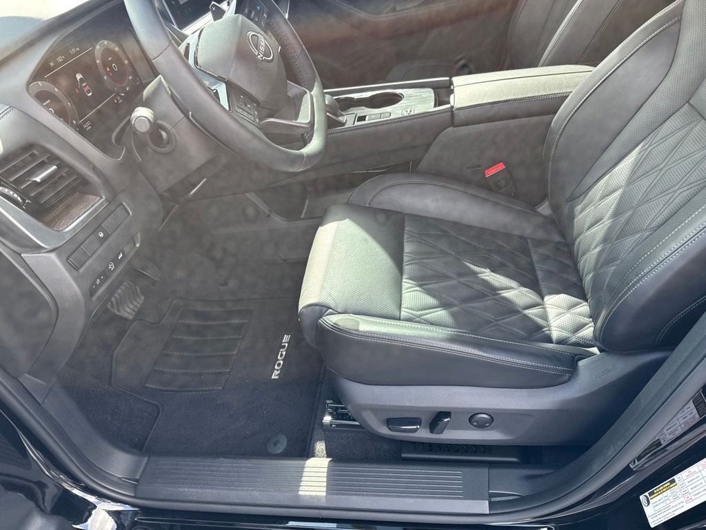 2025 Nissan Rogue Platinum FWD