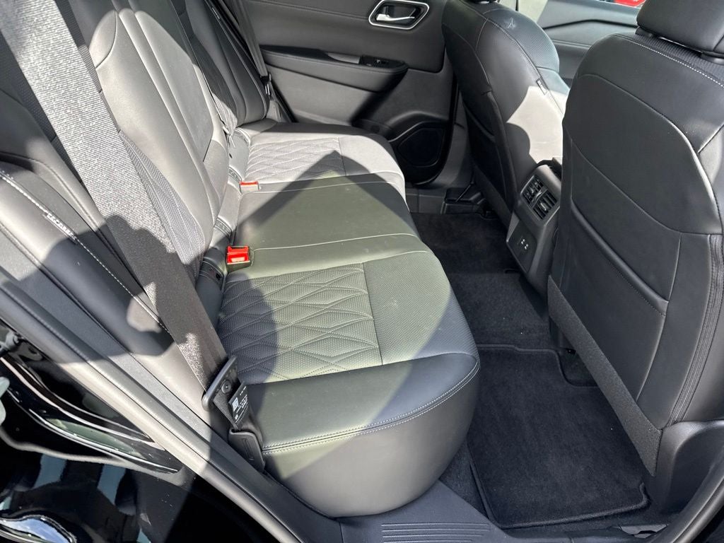 2025 Nissan Rogue Platinum FWD