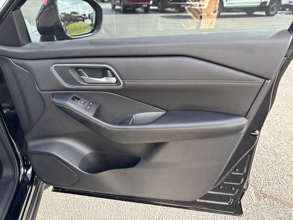 2025 Nissan Rogue Platinum FWD