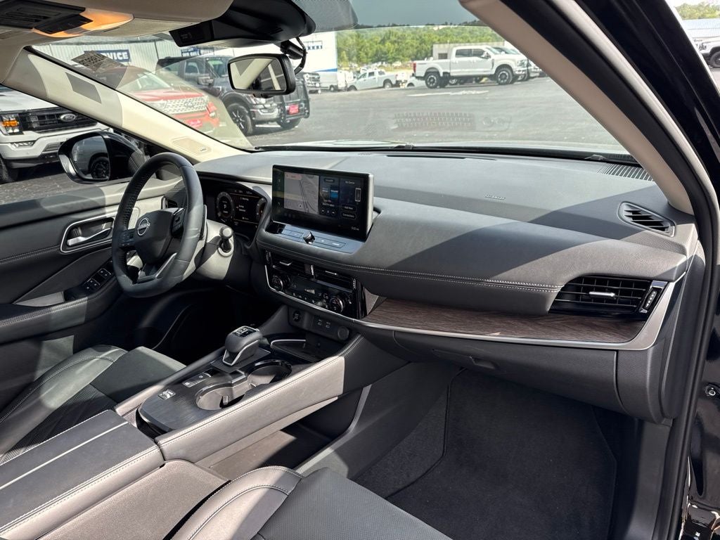 2025 Nissan Rogue Platinum FWD
