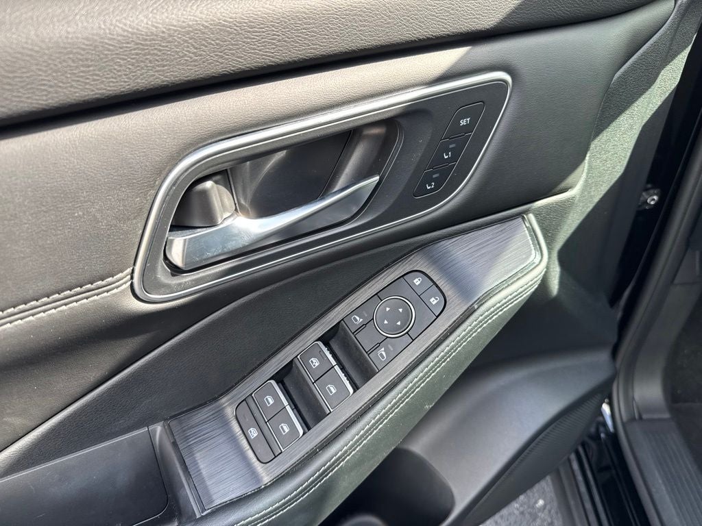 2025 Nissan Rogue Platinum FWD