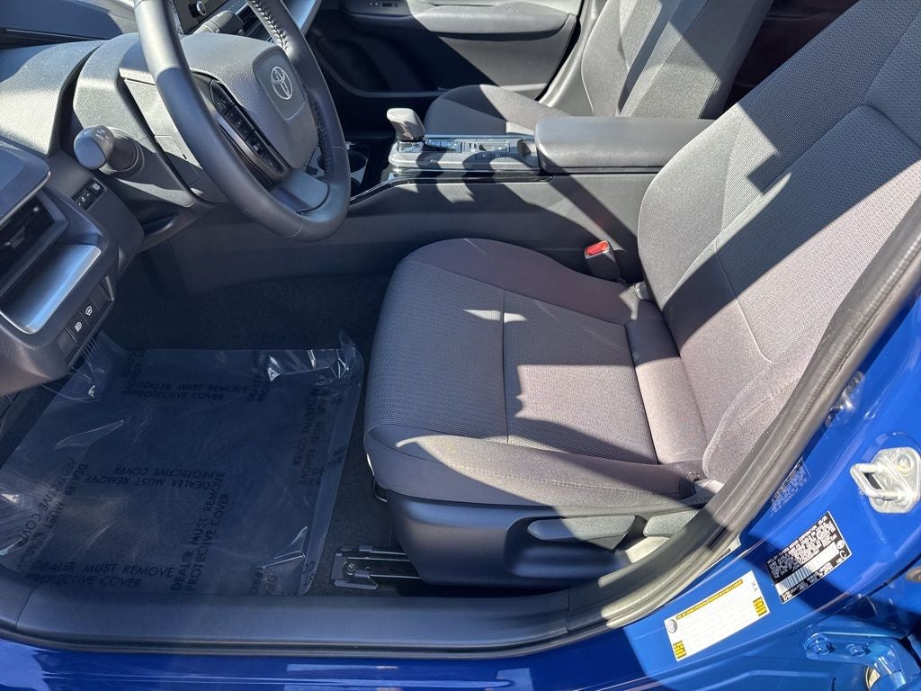 2025 Toyota Prius LE