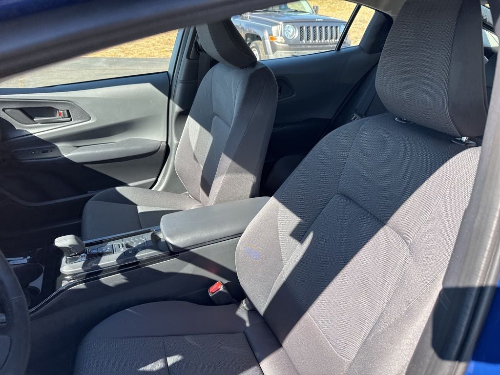 2025 Toyota Prius LE