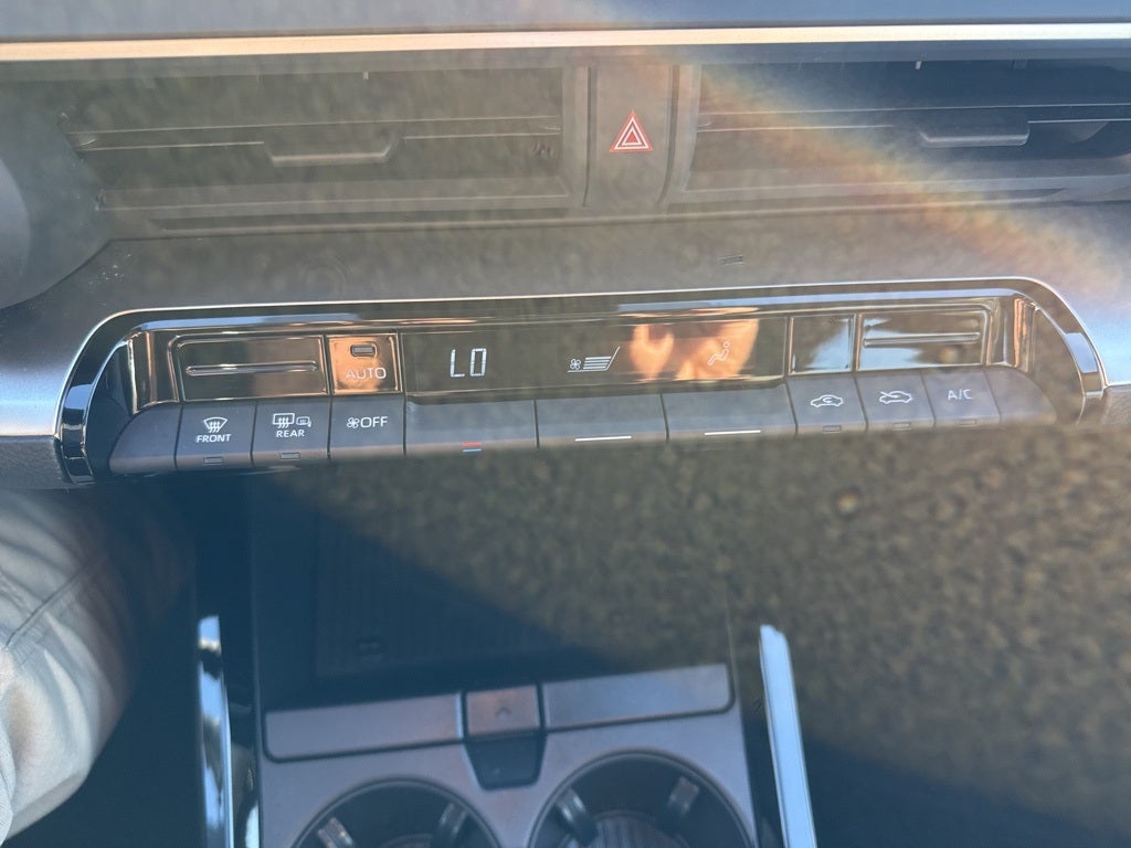 2025 Toyota Prius LE