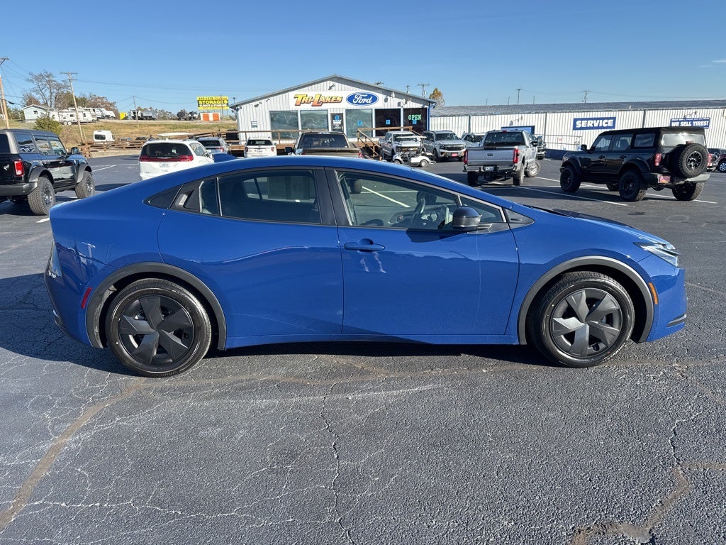 2025 Toyota Prius LE