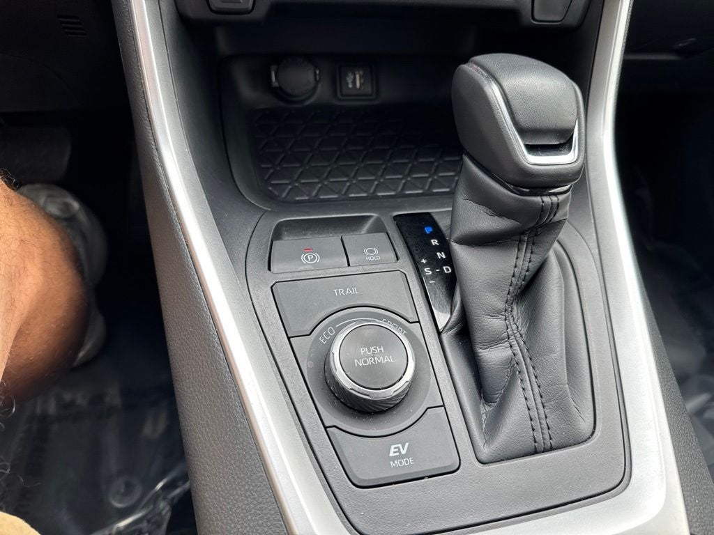 2025 Toyota RAV4 Hybrid XLE Premium