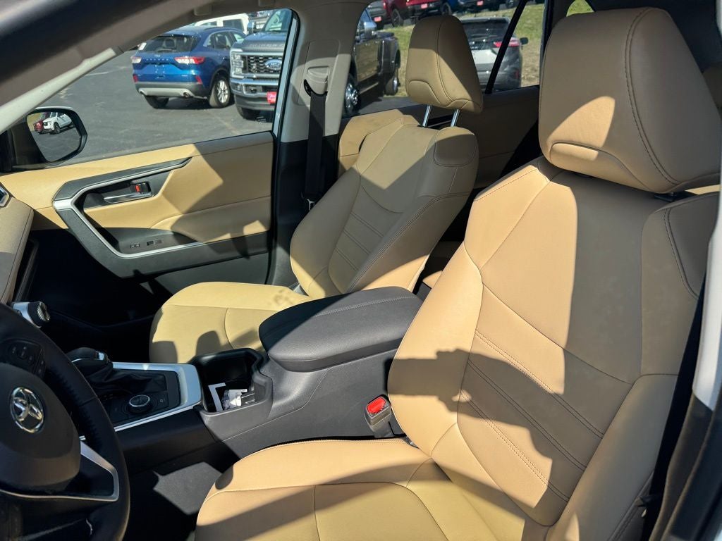 2025 Toyota RAV4 Hybrid XLE Premium