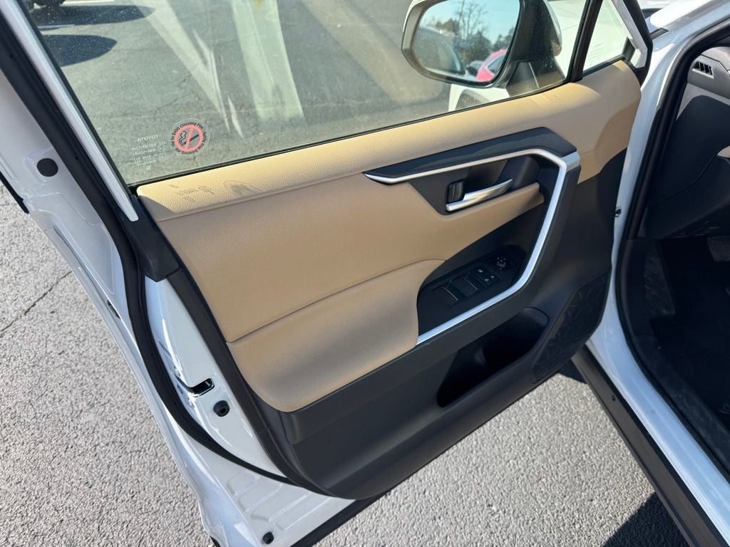 2025 Toyota RAV4 Hybrid XLE Premium