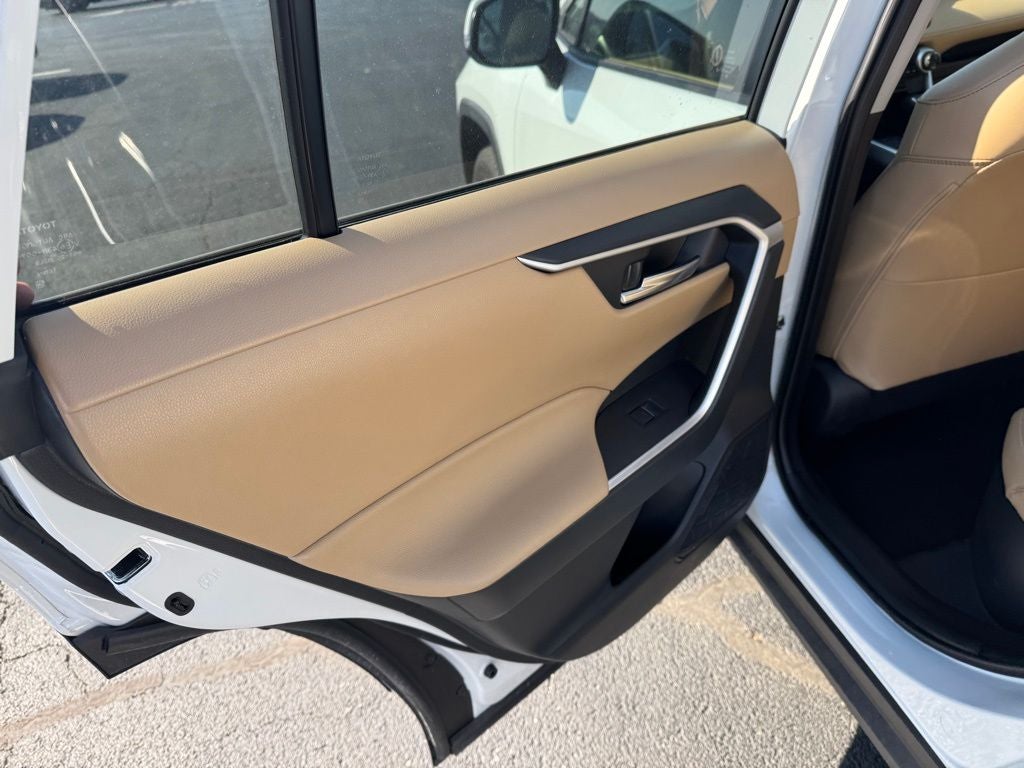 2025 Toyota RAV4 Hybrid XLE Premium