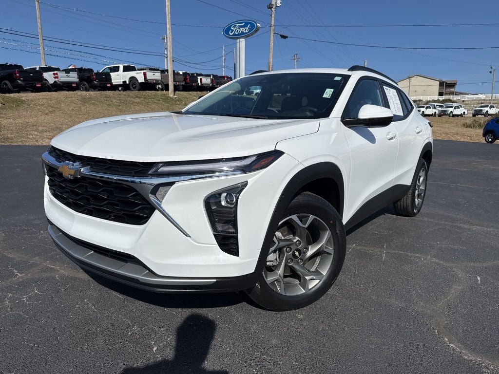 2025 Chevrolet Trax FWD LT