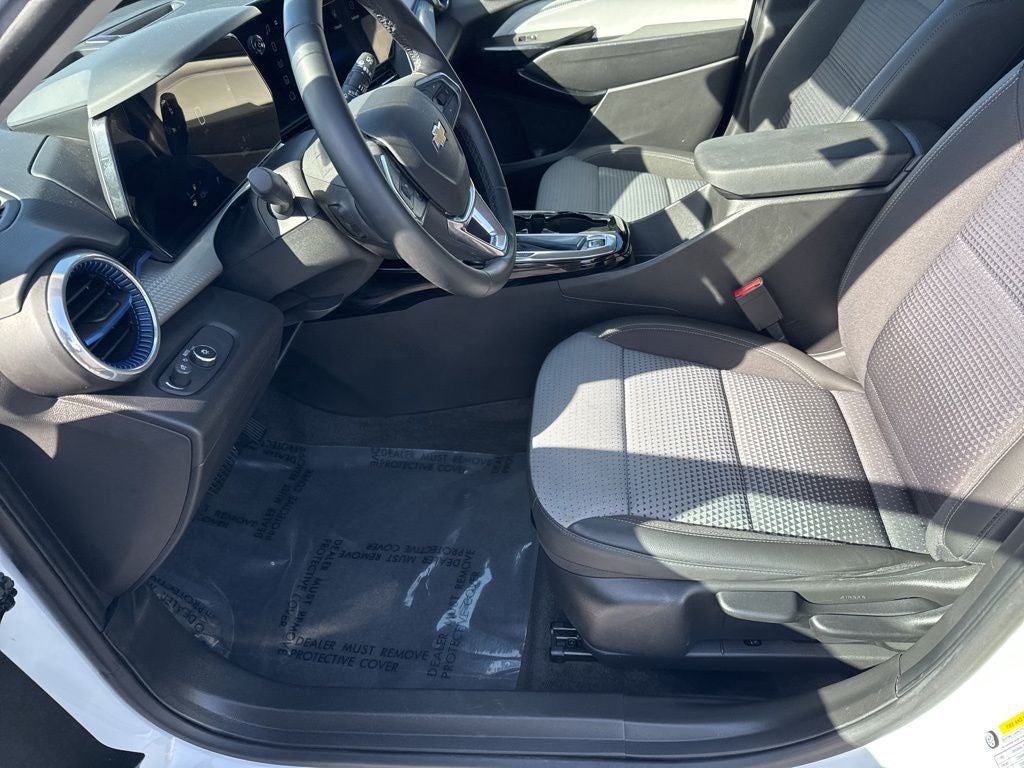 2025 Chevrolet Trax FWD LT