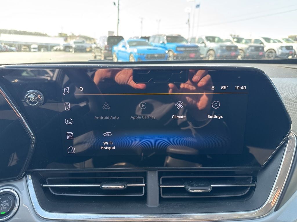 2025 Chevrolet Trax FWD LT