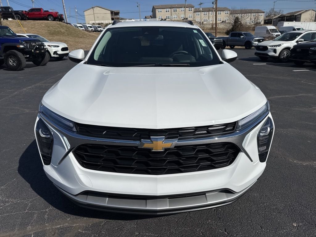 2025 Chevrolet Trax FWD LT