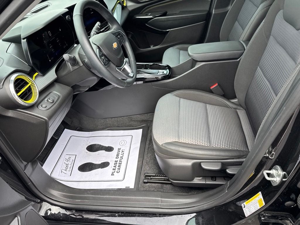 2025 Chevrolet Trax FWD LT