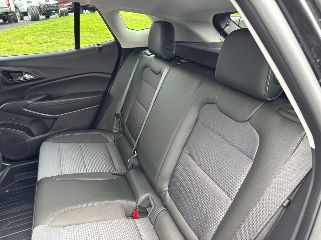 2025 Chevrolet Trax FWD LT
