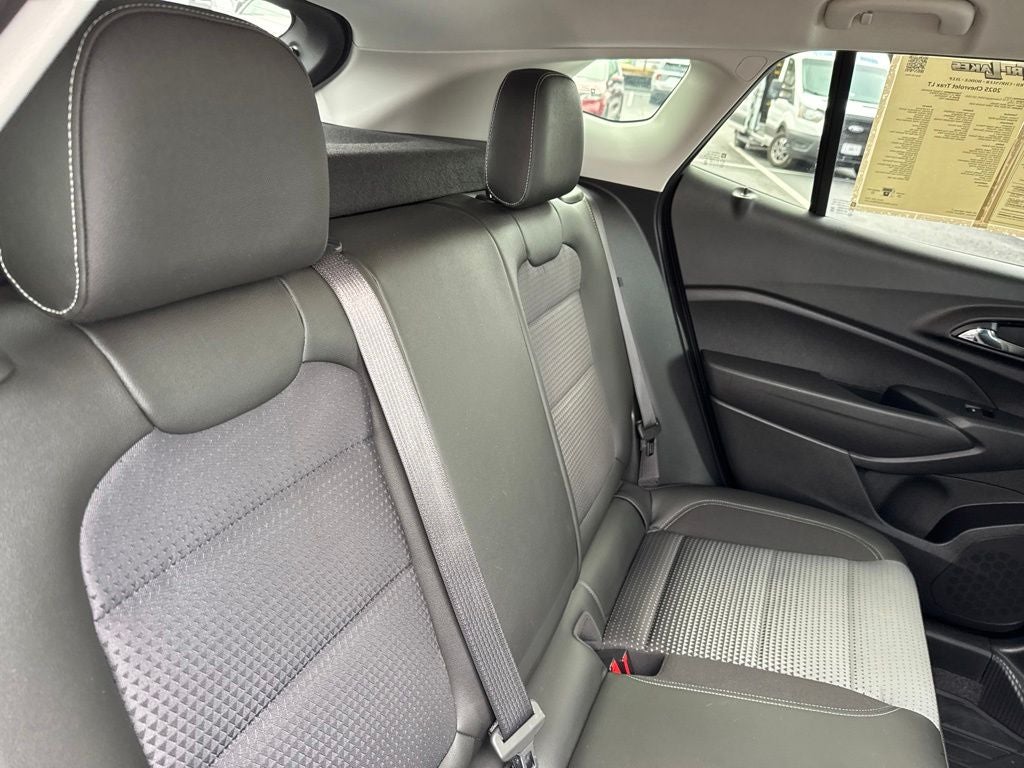 2025 Chevrolet Trax FWD LT
