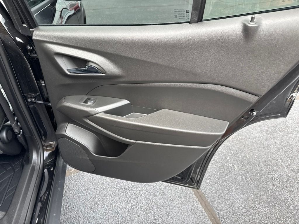 2025 Chevrolet Trax FWD LT