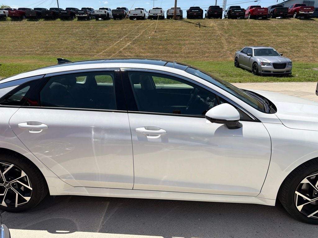 2025 Kia K5 EX