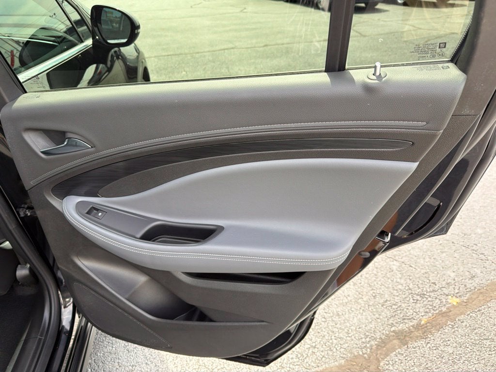 2020 Buick Envision FWD Essence